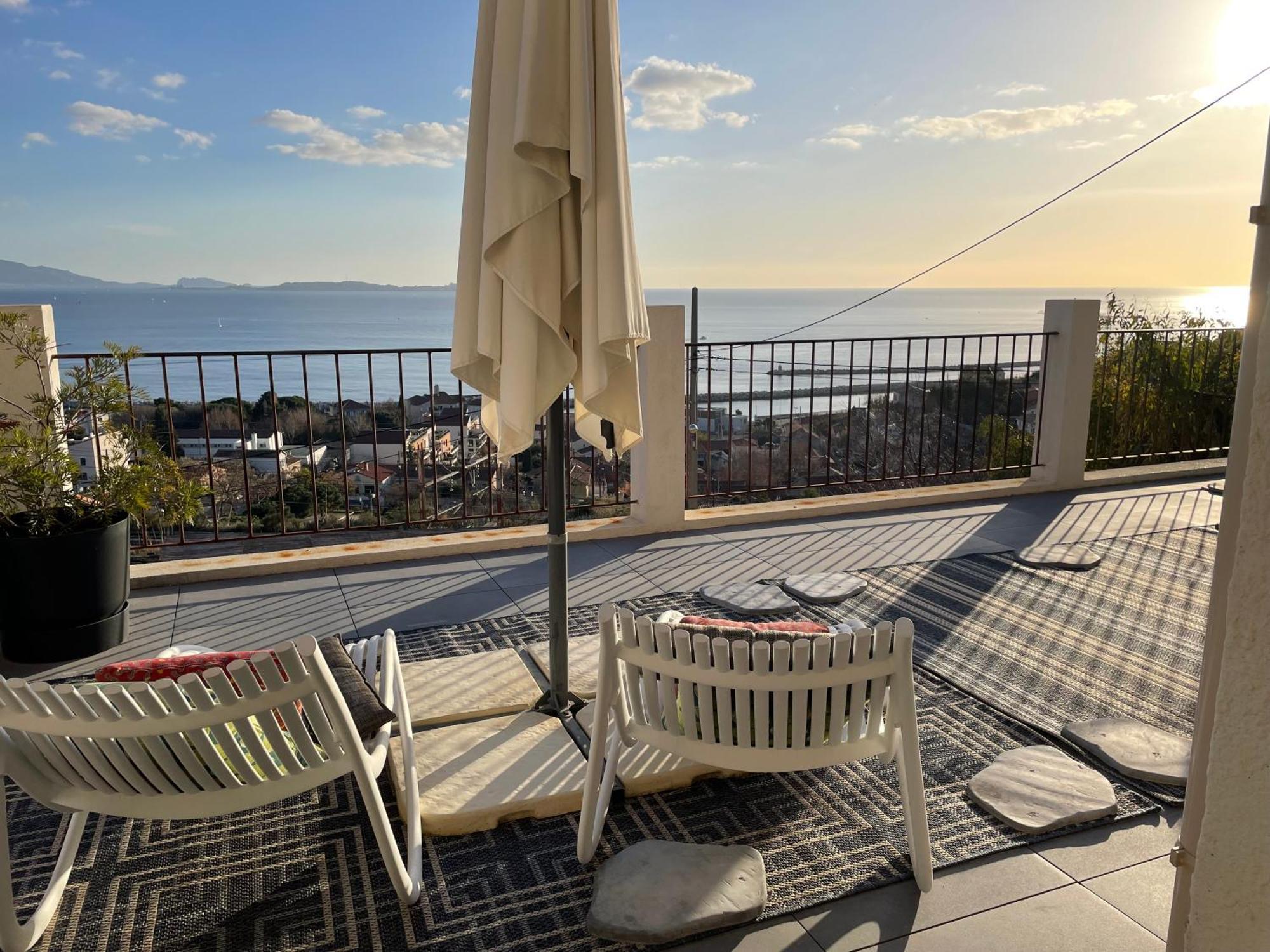 Superbe Terrasse Avec Vue Panoramique Sur La Mer Marseille Eksteriør bilde